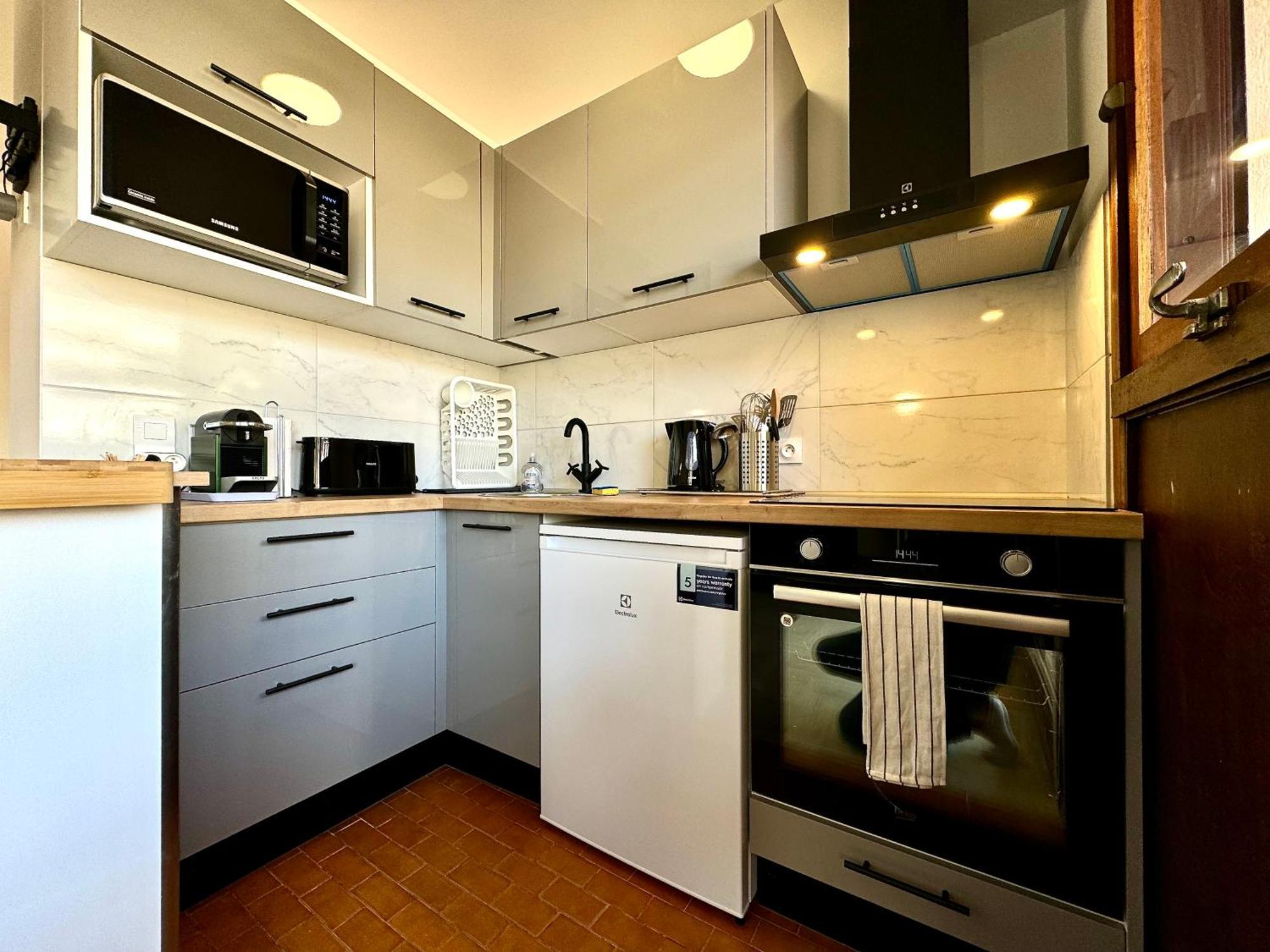 Apartment Plaza By Scls Locations Cannes