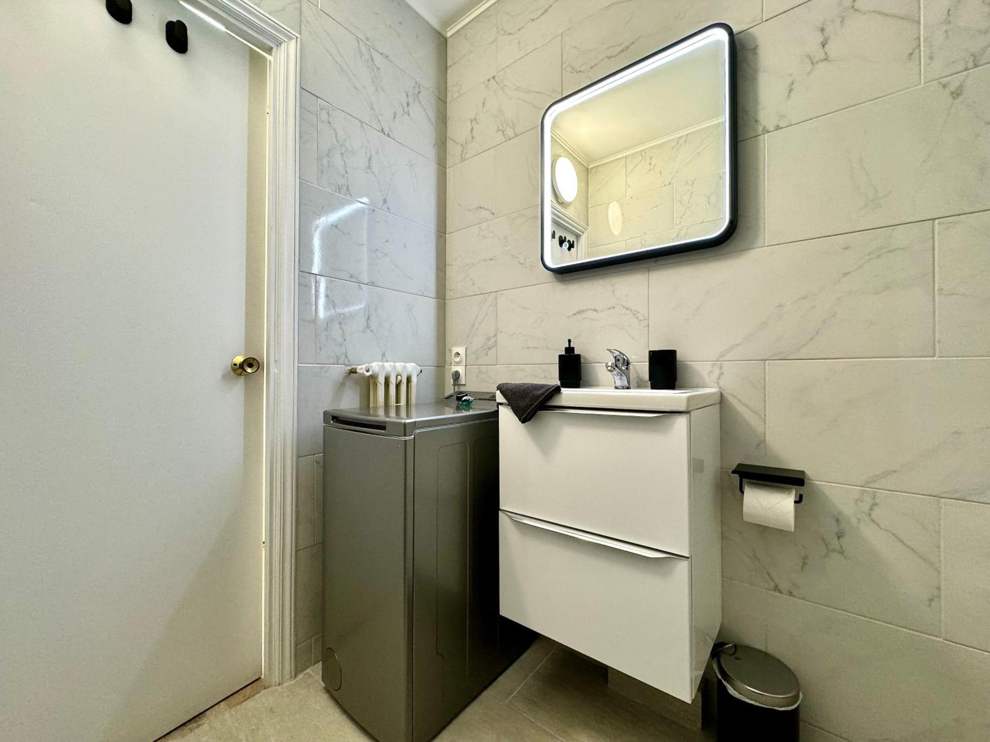 Apartment Plaza By Scls Locations Cannes