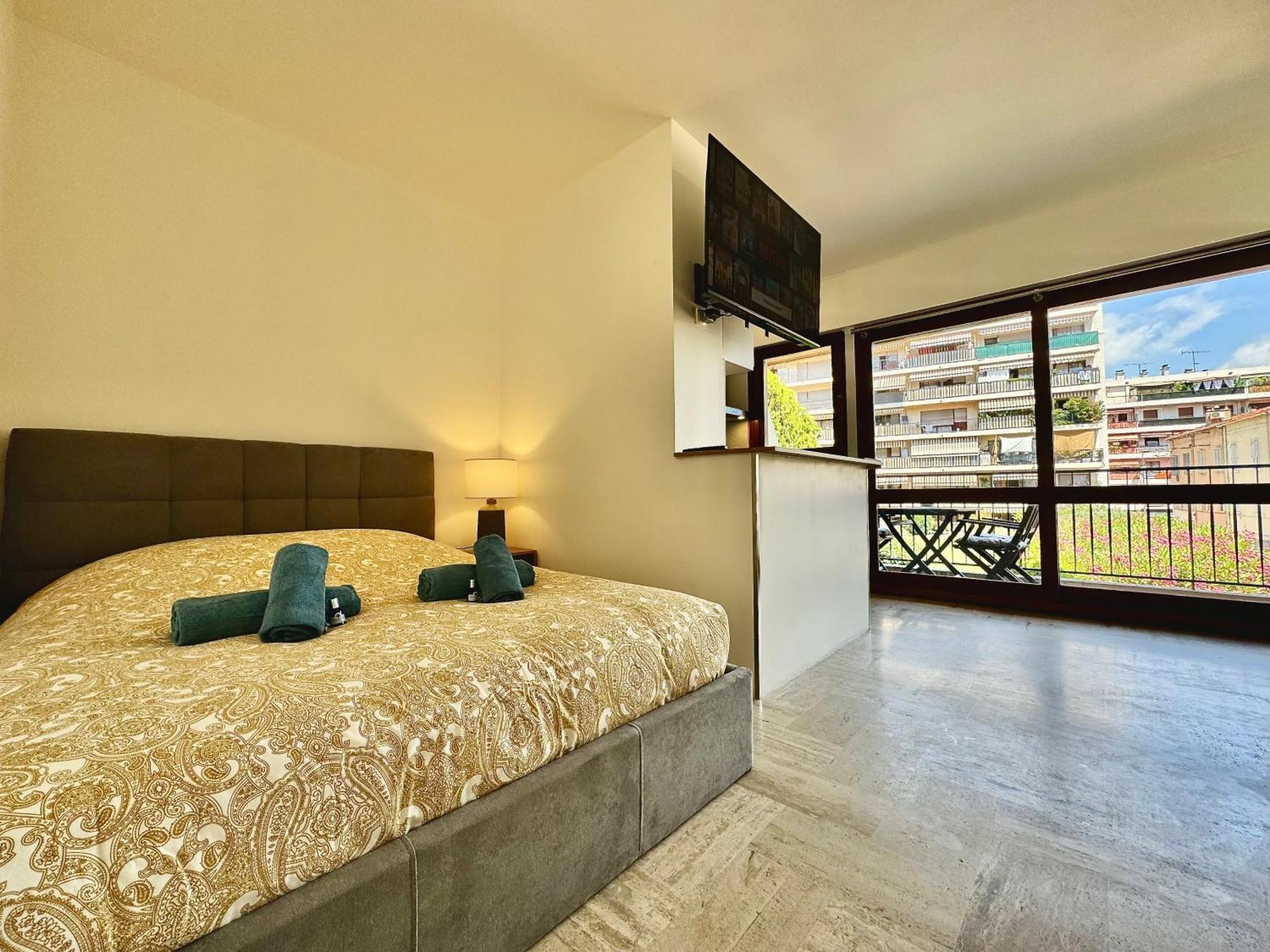 Plaza By Scls Locations Apartment